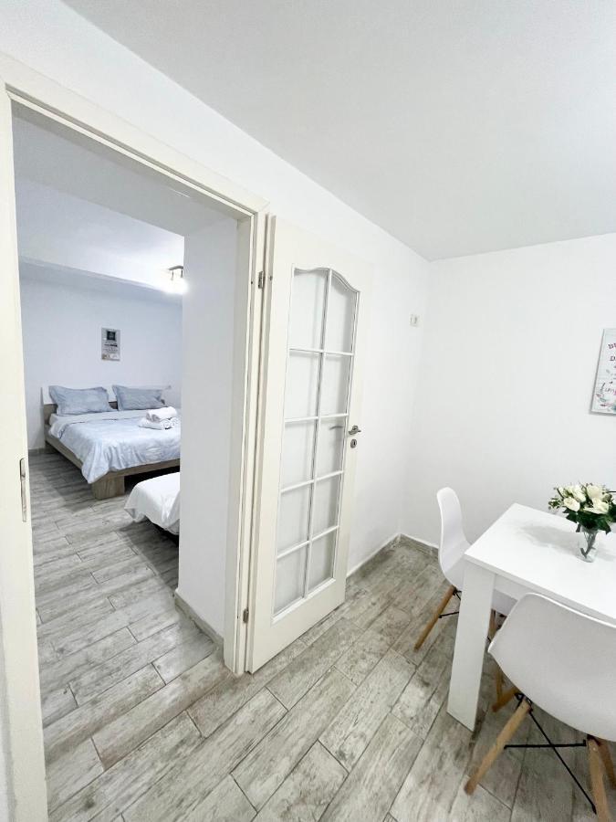 Temple 4 Apartment Букурещ Екстериор снимка
